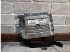 ЭБУ Блок управления двигателем Renault Laguna 3 8200726887 (Рено Лагуна)